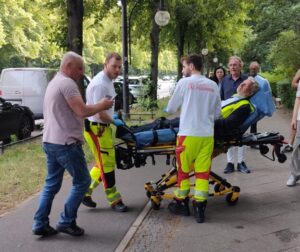 Jõhker politsei sekkumine kristlikul mälestusüritusel – Poola katoliiklasi rünnati ja rist konfiskeeriti Berliinis